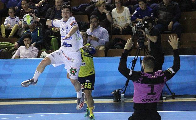 Jaime Fernández, en un partido ante Bidasoa de la pasada temporada.