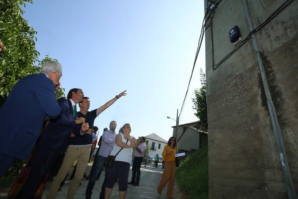 Fotos: Presentación del proyecto de red de fibra óptica en Priaranza del Bierzo