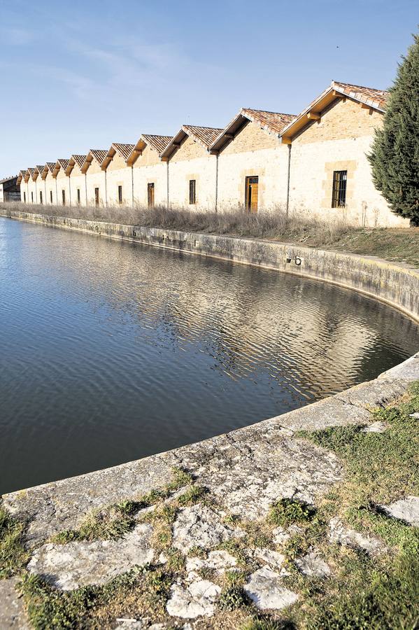 Almacenes de la dársena del Canal de Castilla de Alar del Rey (Palencia).