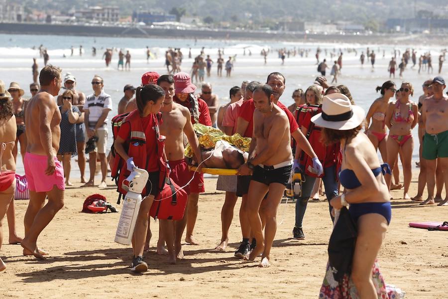 Fotos: Accidente en la playa de San Lorenzo