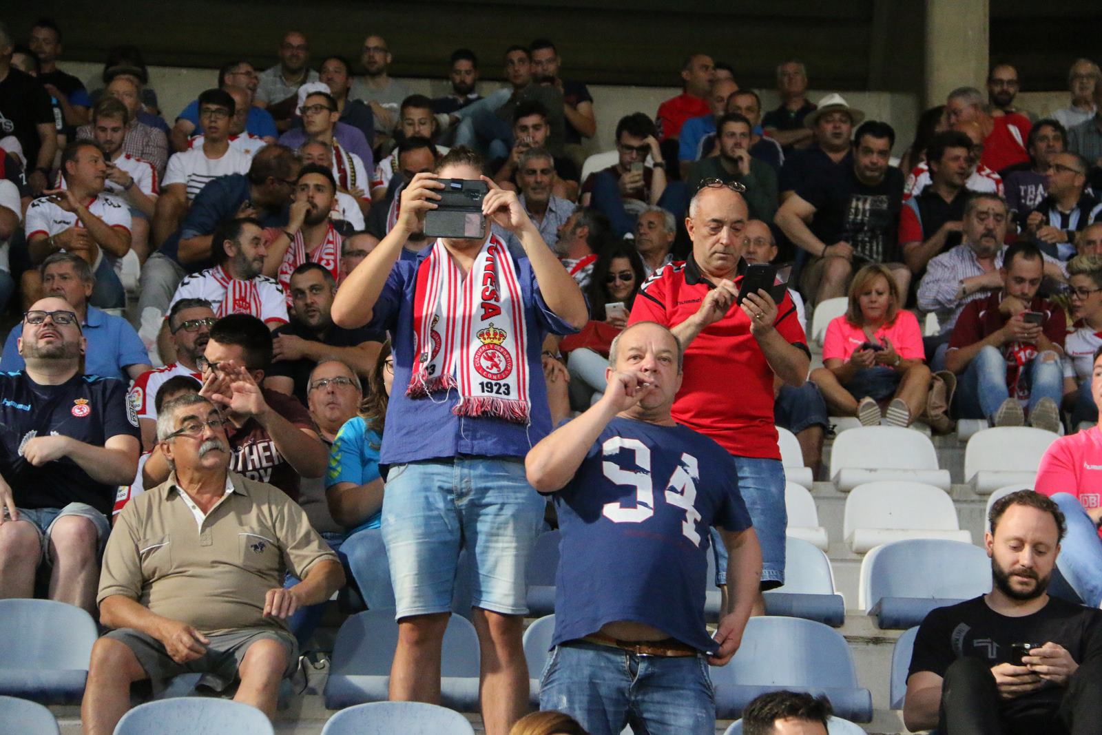 Las mejores imágenes del público del partido disputado entre la Cultural y el Rápido de Bouzas