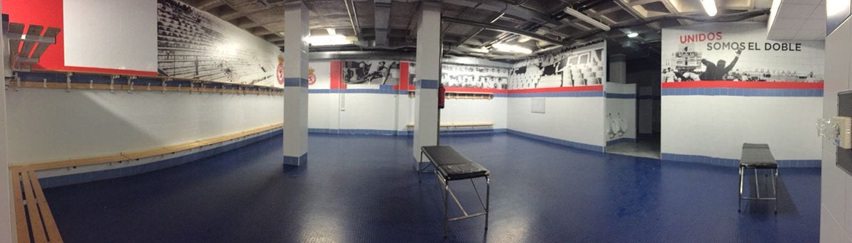 Vestuario visitante, tras el partido del sábado.