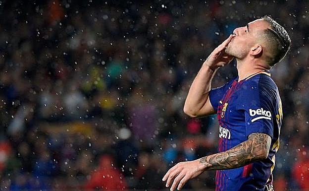 Paco Alcácer durante un Barcelona-Sevilla en el Camp Nou