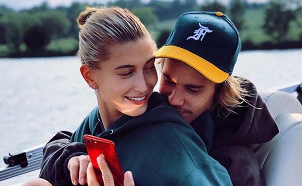 Justin Bieber y Hailey Baldwin. 