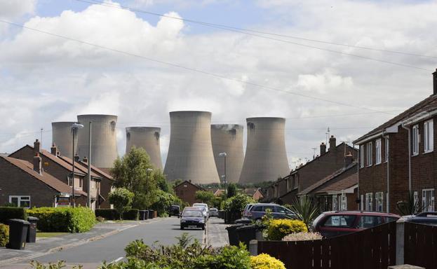 Central nuclear situada en las afueras del pueblo de Drax (Reino UNido).