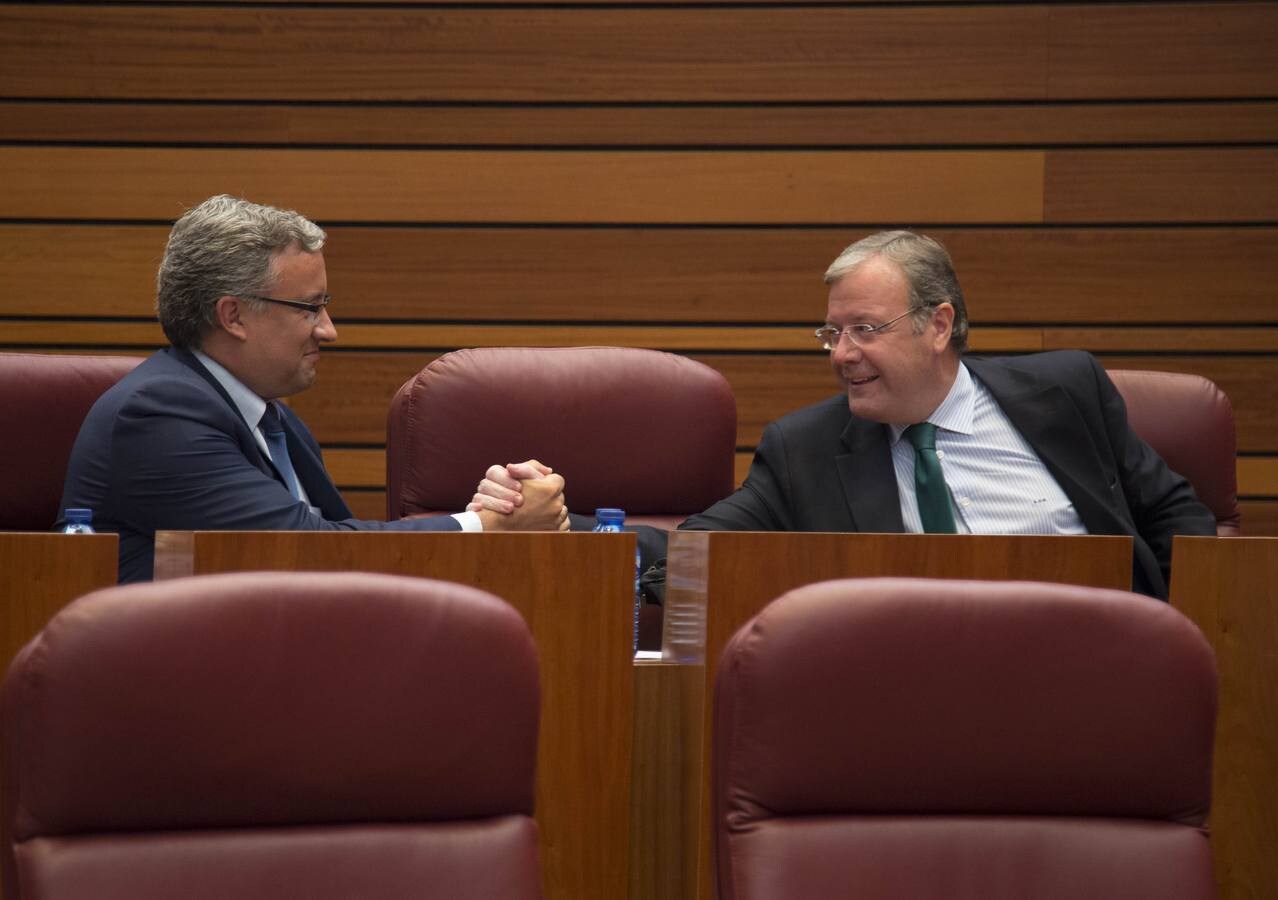 Fotos: Pleno en las Cortes de Castilla y León