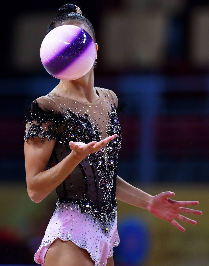 Fotos: Sara Llana brilla con la pelota en el Mundial de Rítmica de Sofía