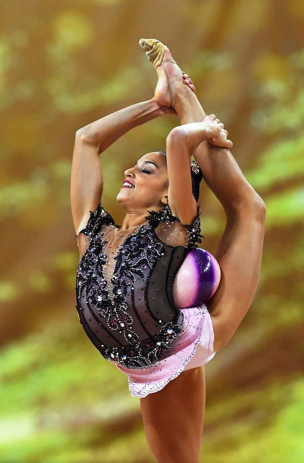 Fotos: Sara Llana brilla con la pelota en el Mundial de Rítmica de Sofía