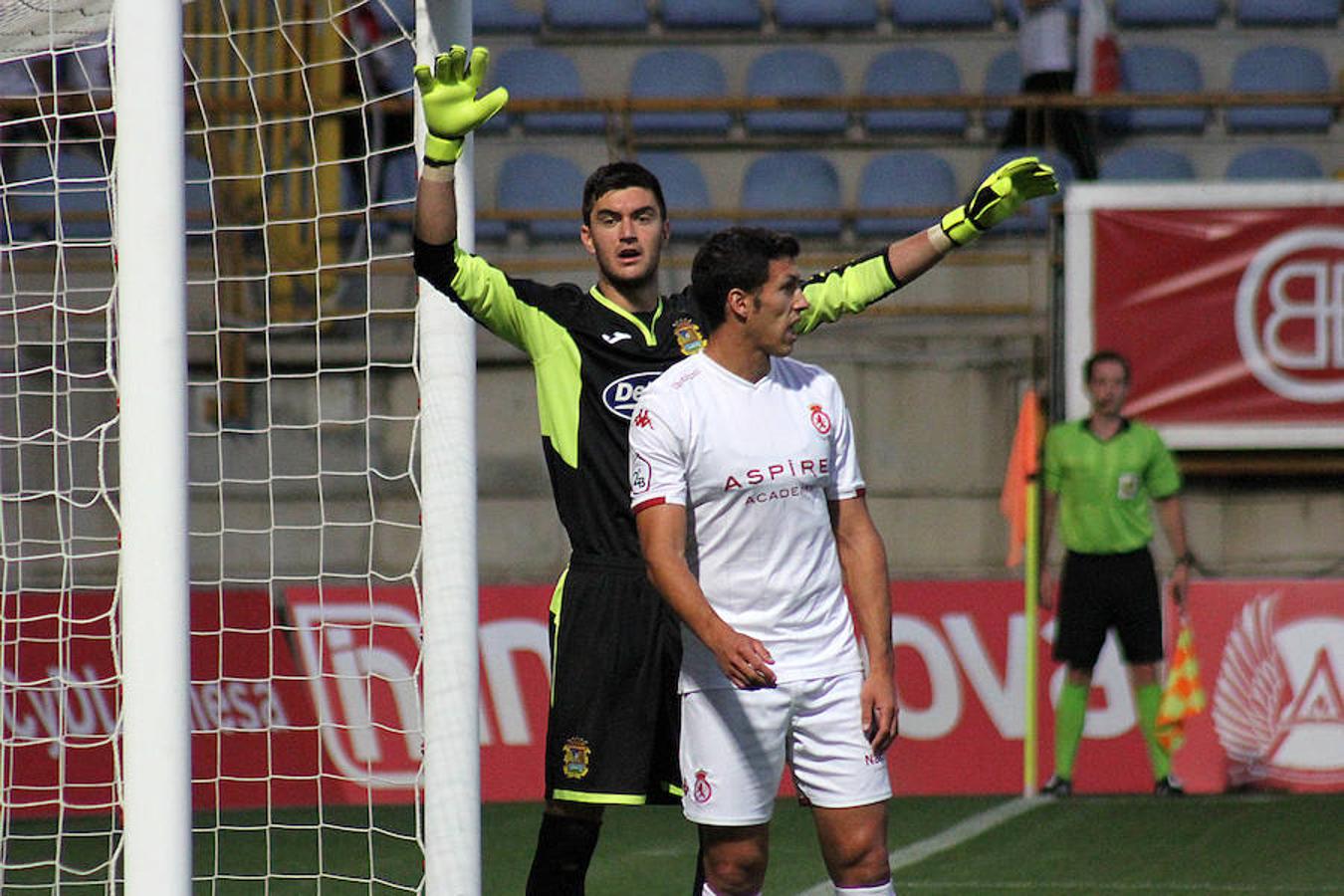 Fotos: Segunda ronda de la Copa del Rey entre la Cultural y el Fuenlabrada