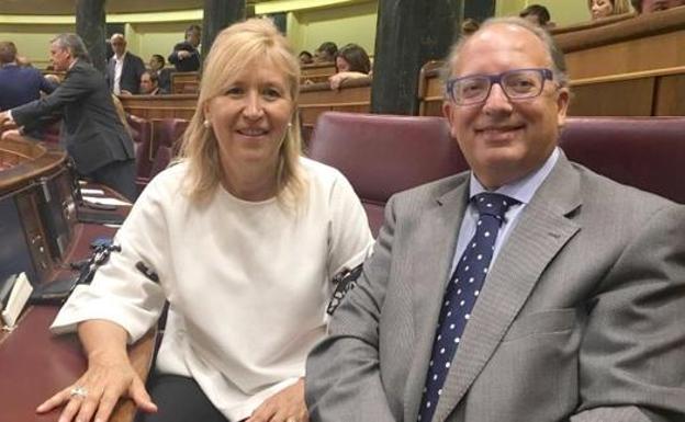 Carmen González Guinda y Eduardo Fernández, diputados nacionales por León del PP.