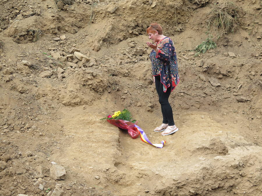 Fotos: Hallazgo de los restos de Francisco Alonso, asesinado en la Guerra Civil en Geras