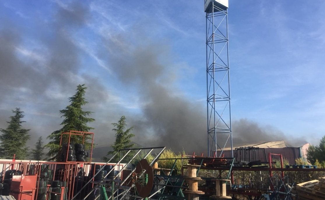 Nave incendiada en Manzanares (Ciudad Real).