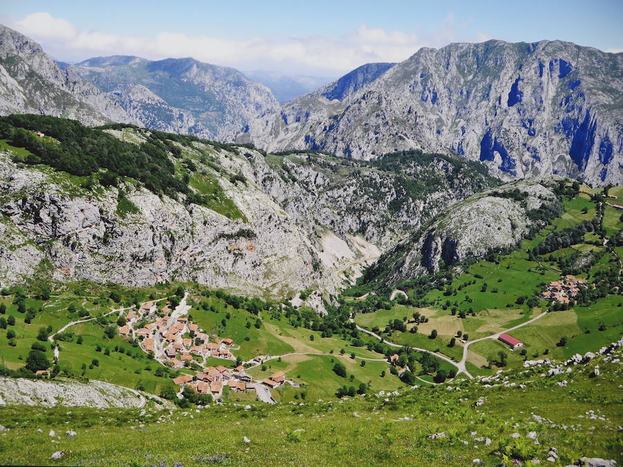 Exposición fotográfica 'Momentos' con motivo del Centenario de Picos de Europa