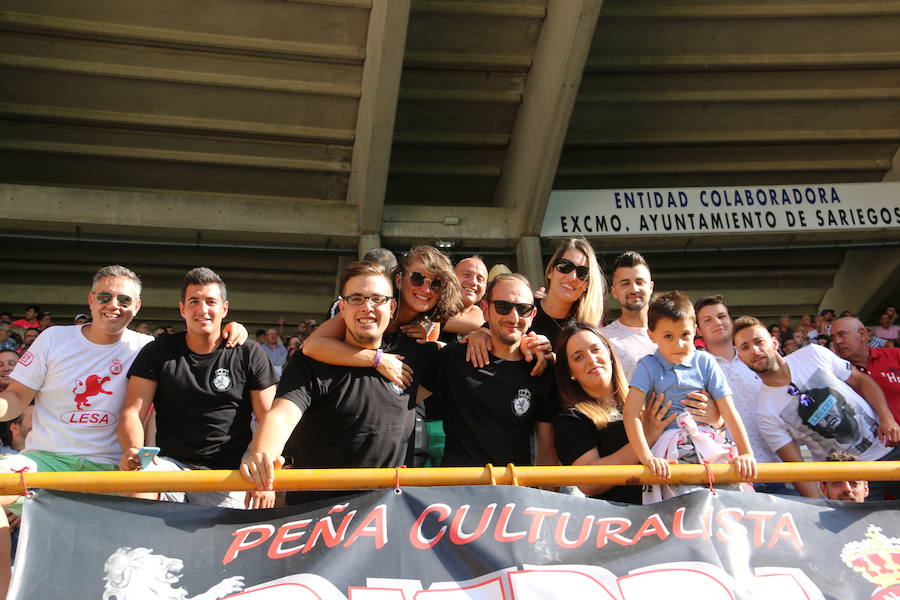 Fotos: Las imágenes de la afición en el Cultural-Real Madrid