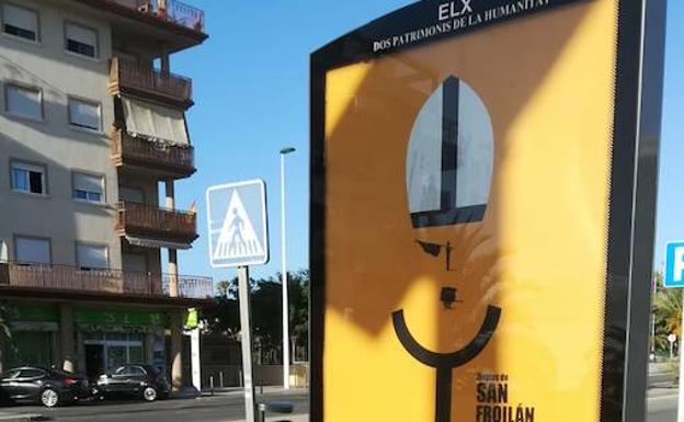 Cartel de las fiestas de San Froilán, promocionándose en Elche.