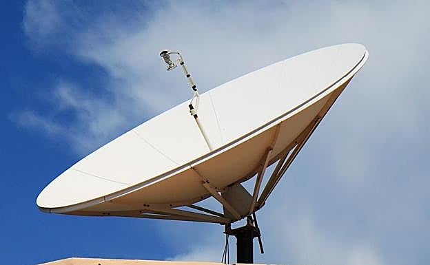 Imagen de una antena satelital.