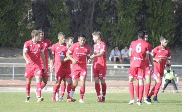 Lance del partido en las Pistas del Helmántico.