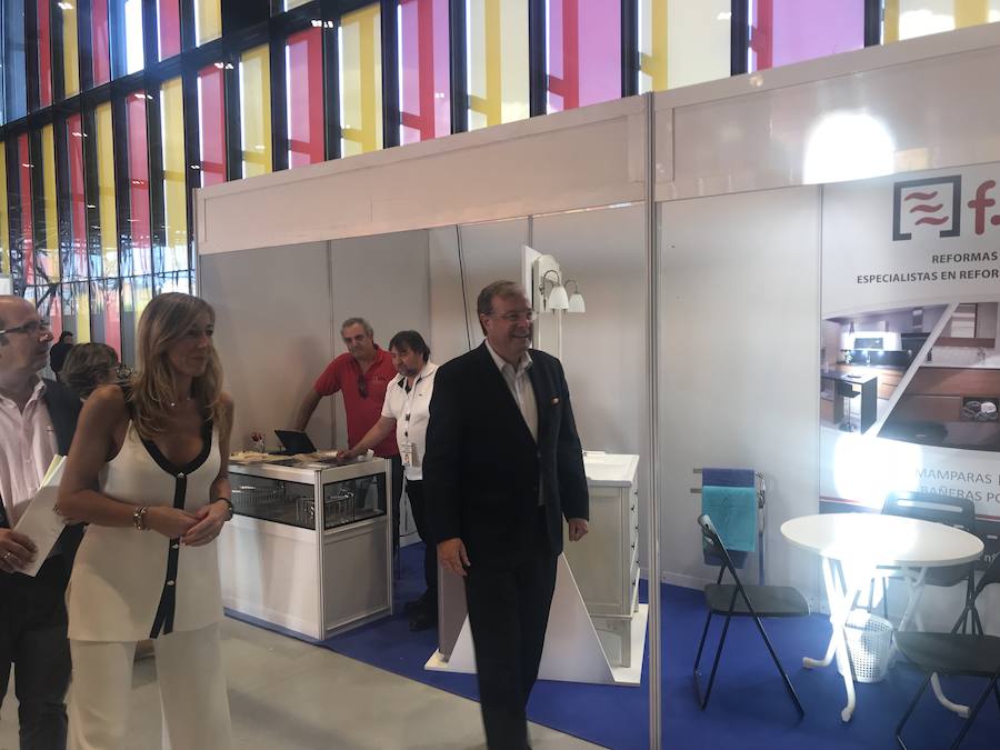 Imágenes de la inauguración de la II Feria Inmobiliaria de vivienda y decoración de León.