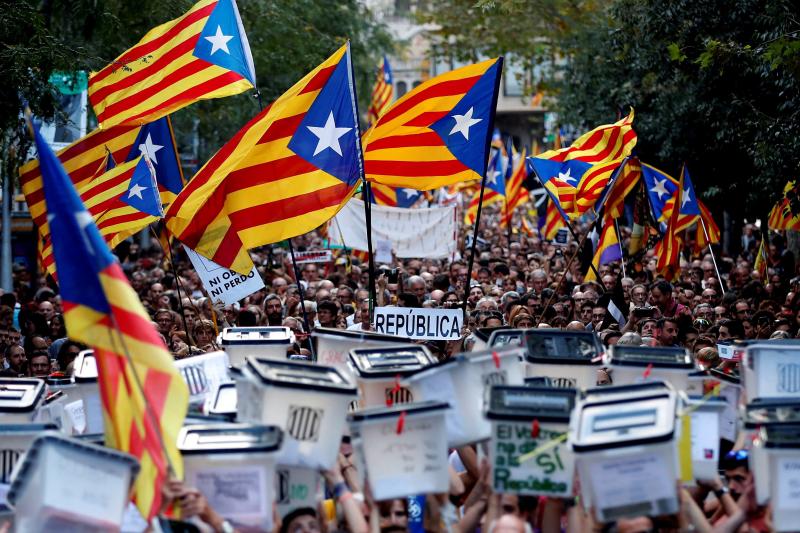 180.000 personas han acudido a la manifestación de Barcelona para conmemorar el primer aniversario del 1-O, según la Guardia Urbana