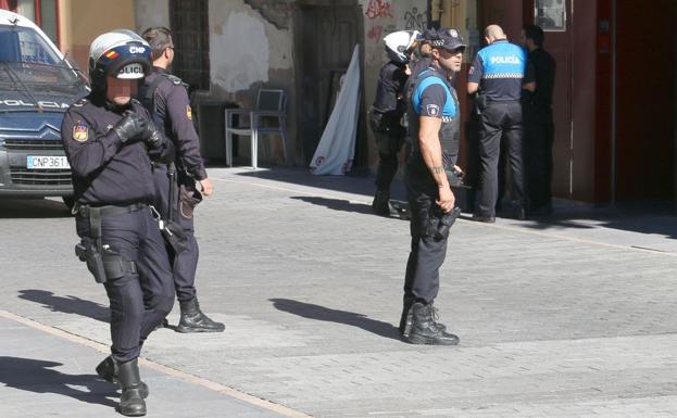 Galería. Intervención policial en el centro de León.