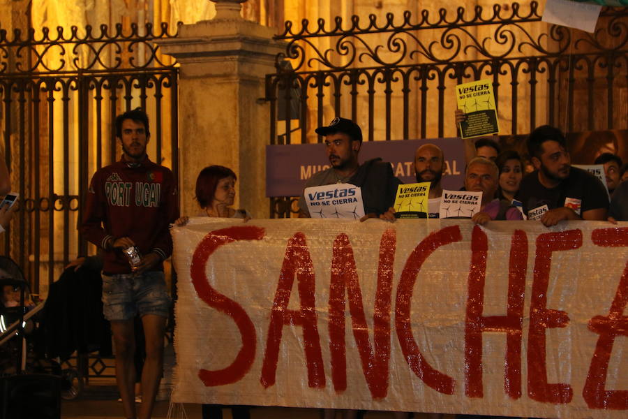 Fotos: La plantilla de Vestas lleva su conflicto a la Catedral de León