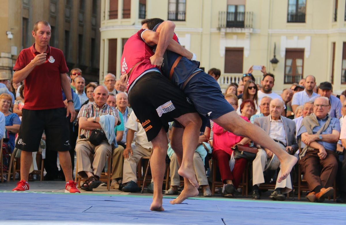 Fotos: La Catedral de León preside el Corro de San Froilán