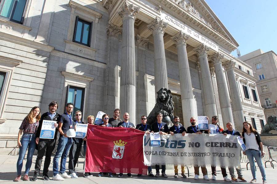 Fotos: Podemos pide la comparecencia de la ministra de Industria en el Congreso por Vestas