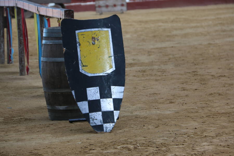 La arena de la Plaza de Toros acoge este año por primera vez la celebración de 'Las Justas Medievales' en honor al patrón