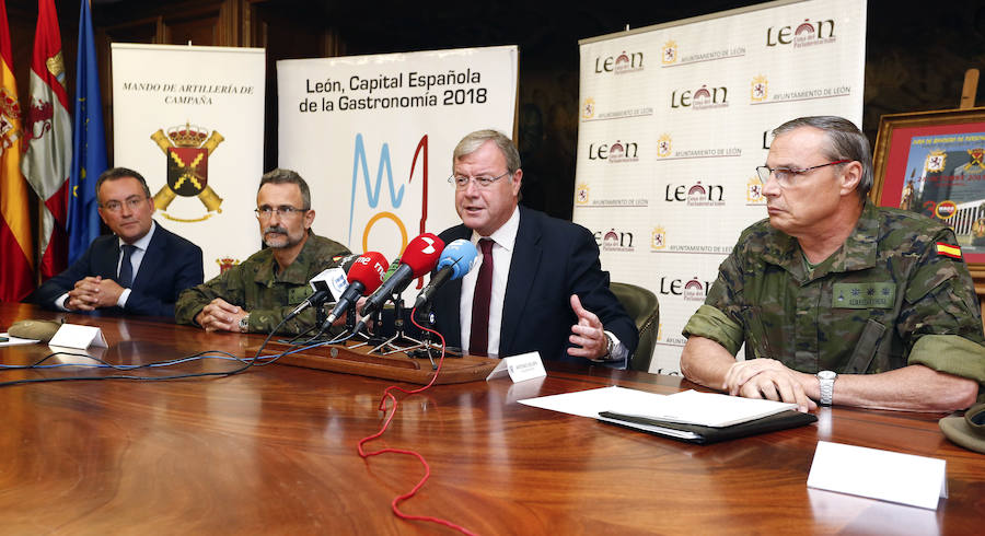 Fotos: Presentación de la Jura de Bandera Civil que se celebrará en León