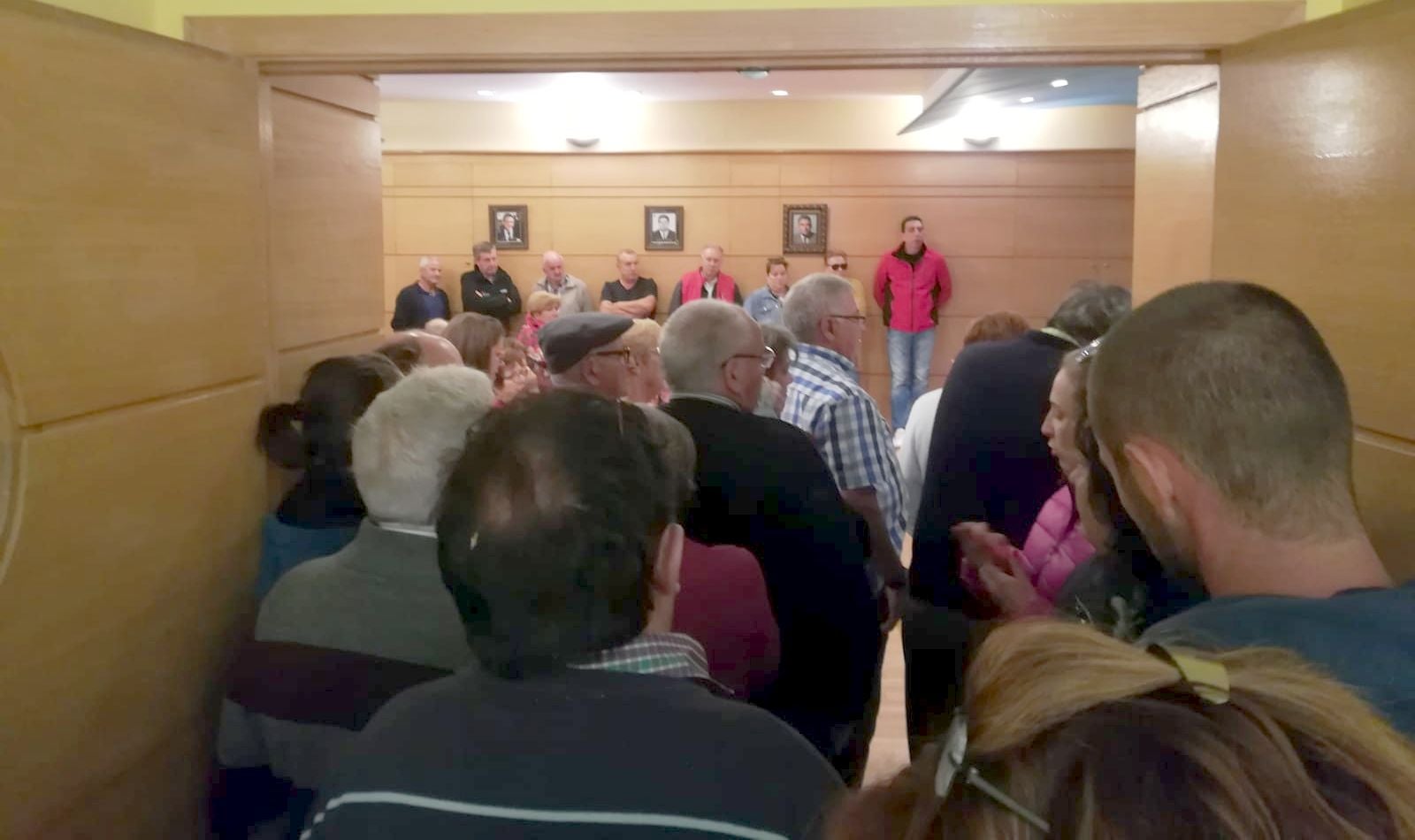 Un centenar de vecinos se citan el Ayuntamiento para debatir sobre la inseguridad en la zona | Una representación municipal con representantes de todos los partidos se reunirá con la subdelegada del Gobierno
