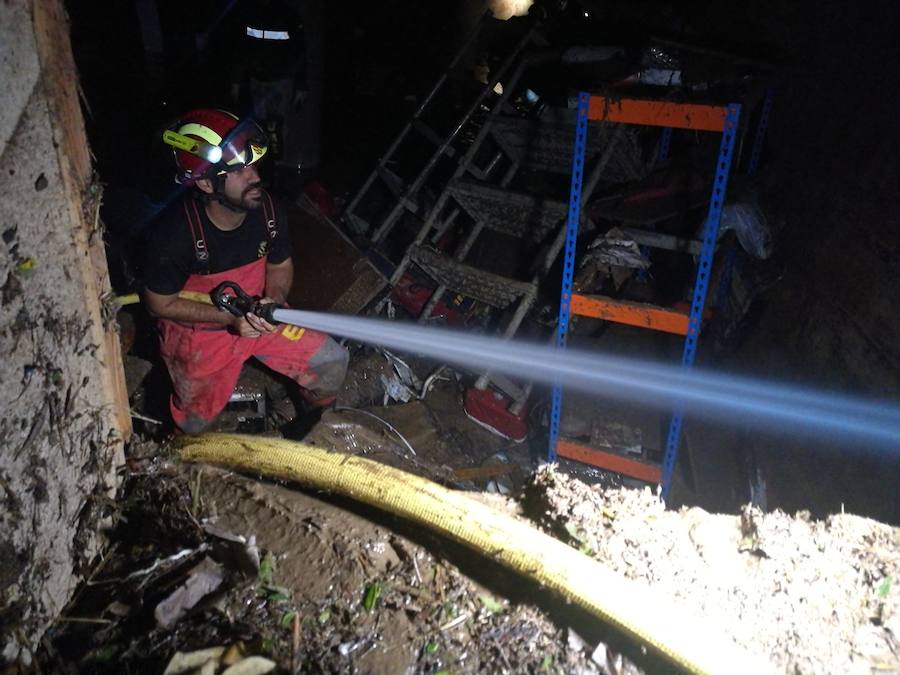 Los efectivos de la UME colaboran en las tareas de recuperación de las zonas afectadas por las inundaciones de Mallorca