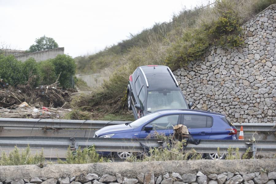 Los efectivos de la UME colaboran en las tareas de recuperación de las zonas afectadas por las inundaciones de Mallorca