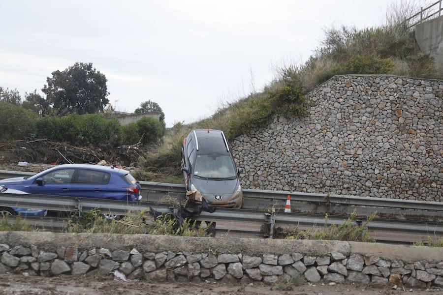 Los efectivos de la UME colaboran en las tareas de recuperación de las zonas afectadas por las inundaciones de Mallorca