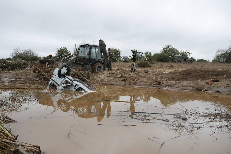 Los efectivos de la UME colaboran en las tareas de recuperación de las zonas afectadas por las inundaciones de Mallorca