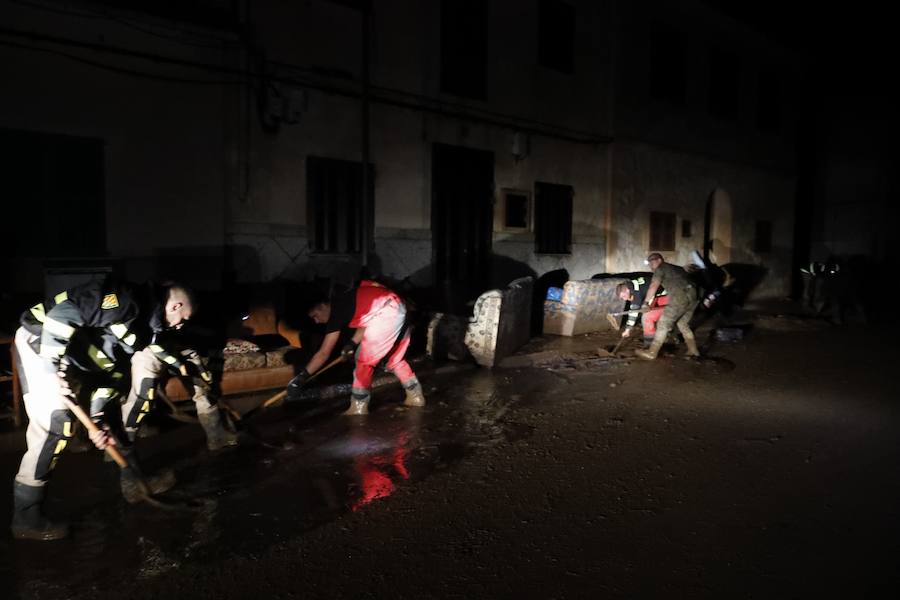 Los efectivos de la UME colaboran en las tareas de recuperación de las zonas afectadas por las inundaciones de Mallorca