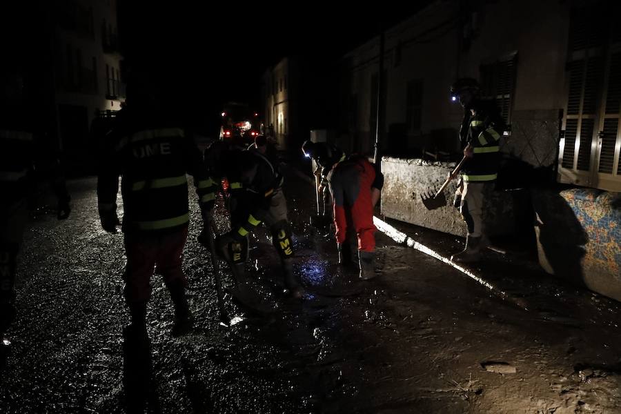 Los efectivos de la UME colaboran en las tareas de recuperación de las zonas afectadas por las inundaciones de Mallorca