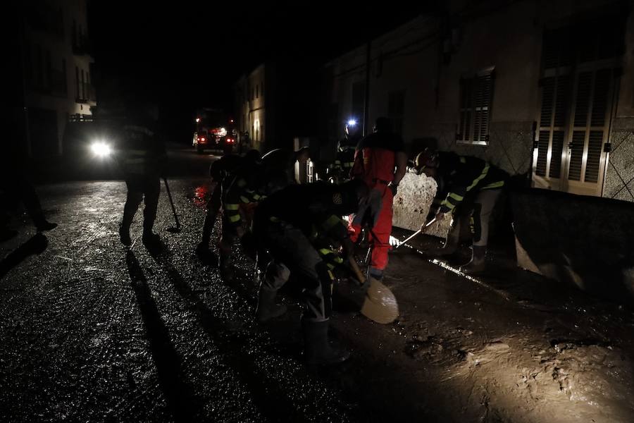 Los efectivos de la UME colaboran en las tareas de recuperación de las zonas afectadas por las inundaciones de Mallorca