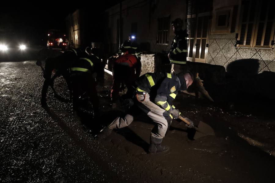 Los efectivos de la UME colaboran en las tareas de recuperación de las zonas afectadas por las inundaciones de Mallorca