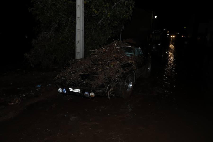 Los efectivos de la UME colaboran en las tareas de recuperación de las zonas afectadas por las inundaciones de Mallorca