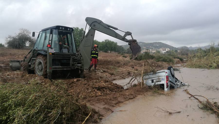 Los efectivos de la UME colaboran en las tareas de recuperación de las zonas afectadas por las inundaciones de Mallorca