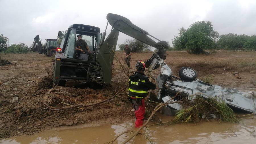 Los efectivos de la UME colaboran en las tareas de recuperación de las zonas afectadas por las inundaciones de Mallorca