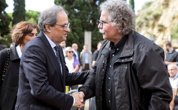 El presidente de la Generalitat, Quim Torra, y el portavoz de ERC Joan Tardá, ayer en un homenaje a los represaliados del franquismo.