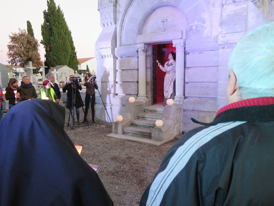 Fotos: Visita guiada al Cementerio