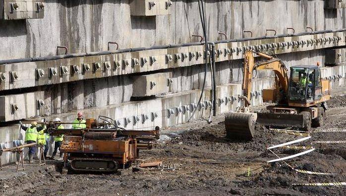 Trabajos en la ladera de la variante de Pajares. 