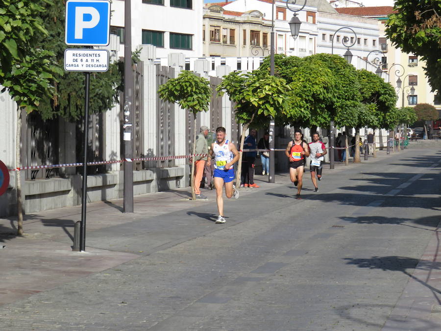 León celebra la carrera 10 kilómetros León, capital española de la gastronomía.