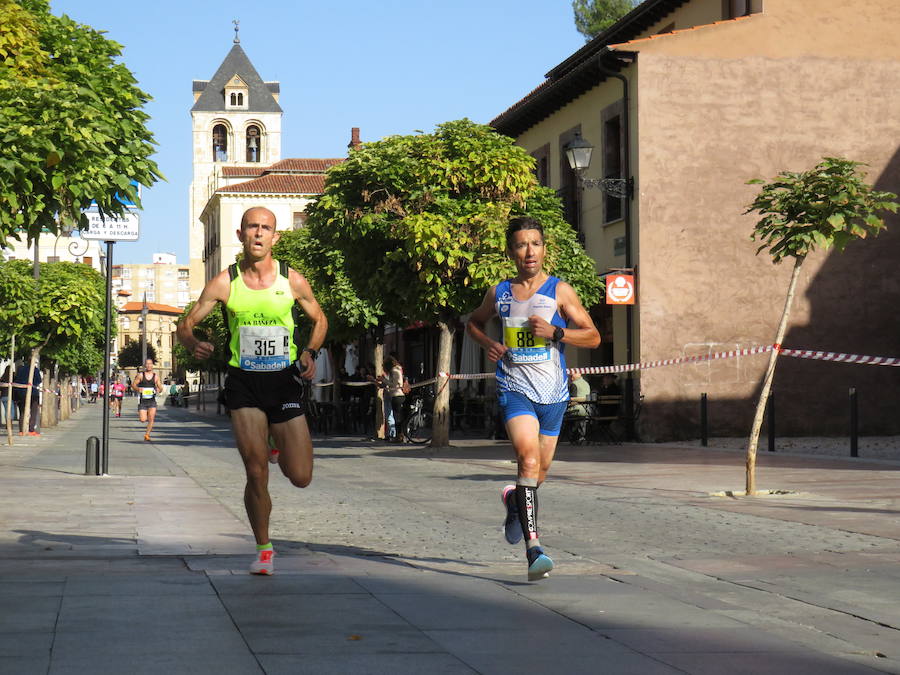 León celebra la carrera 10 kilómetros León, capital española de la gastronomía.