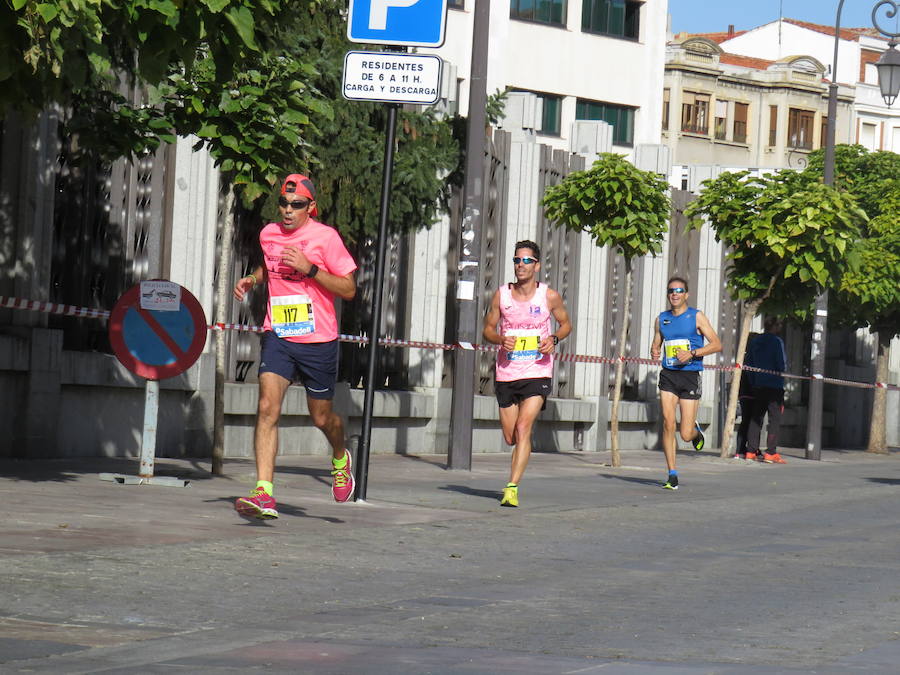 León celebra la carrera 10 kilómetros León, capital española de la gastronomía.