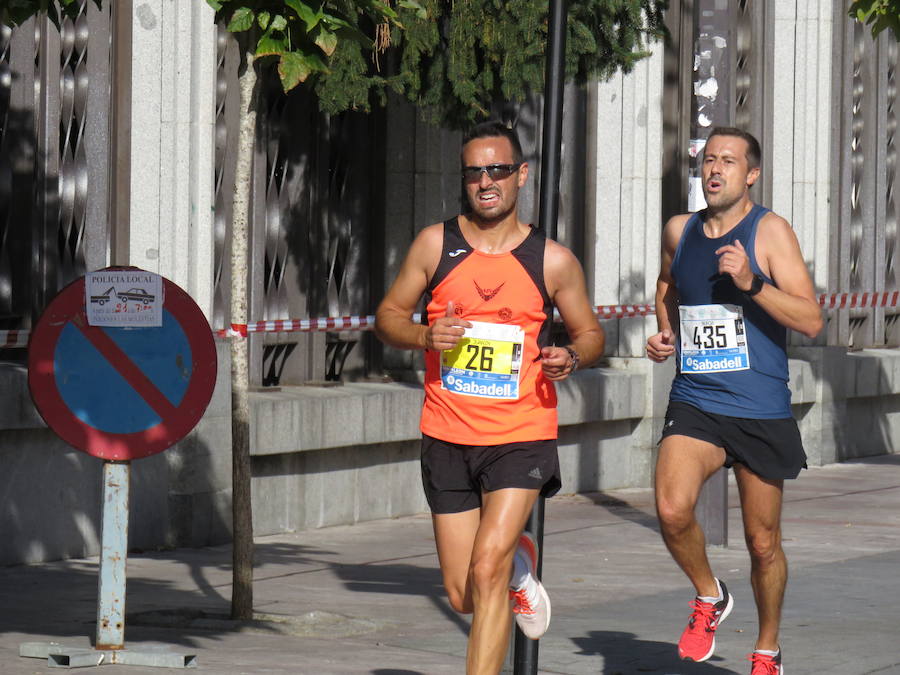 León celebra la carrera 10 kilómetros León, capital española de la gastronomía.