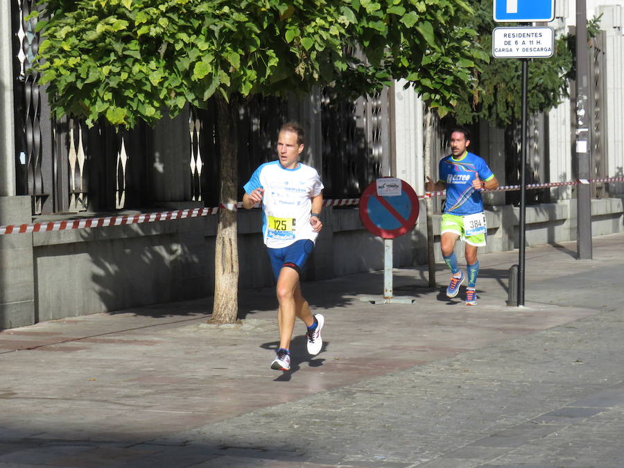 León celebra la carrera 10 kilómetros León, capital española de la gastronomía.