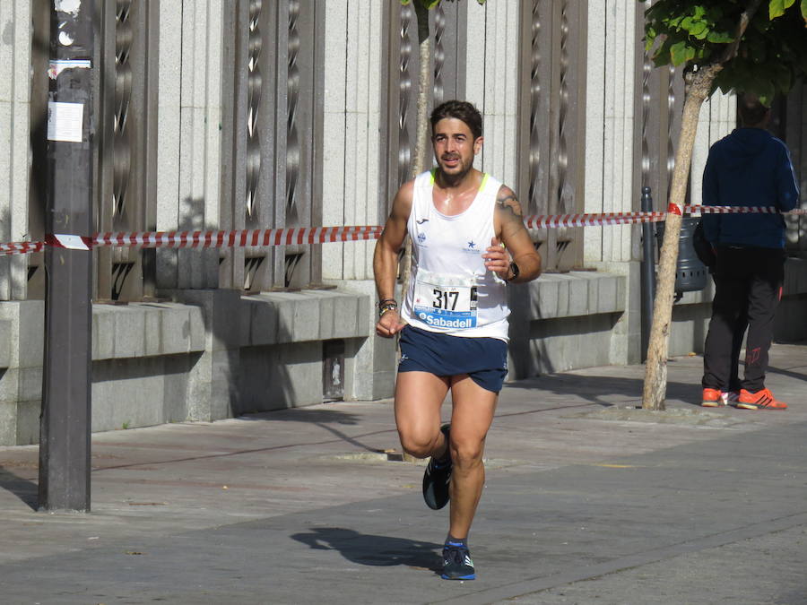 León celebra la carrera 10 kilómetros León, capital española de la gastronomía.